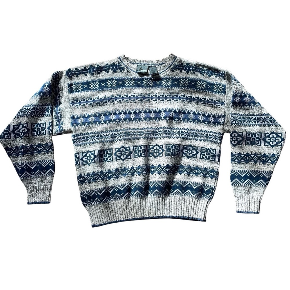 Liz wear blue cotton sweater